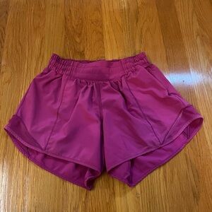 Lululemon Athletica Pink Athletic Shorts Lightweight Mid-Thigh (length 4)